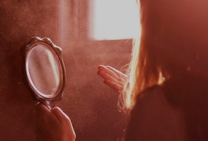 1363196537_film-girl-life-mirror-mirrors-Favim.com-357488